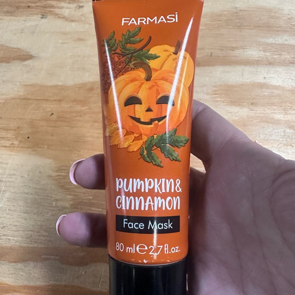 Farmasi Pumpkin Cinnamon face mask - Picture 3 of 6
